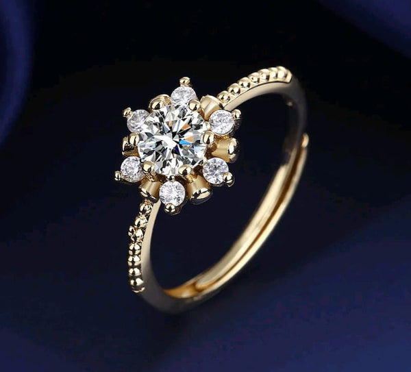 Elegant Gold Flower Ring