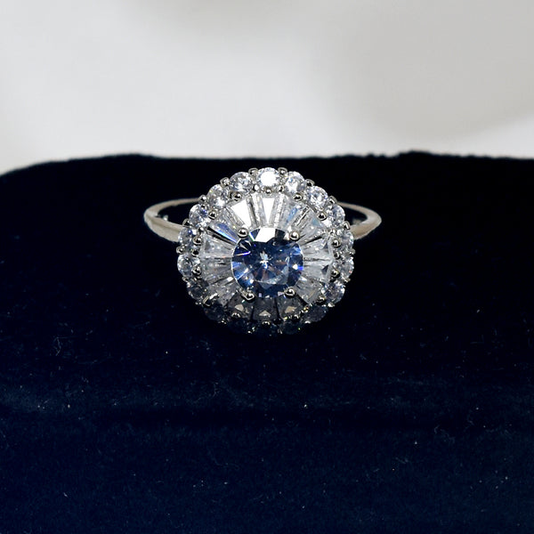 Dazzling Brilliance: CZ Silver White Stone-Centered Ring