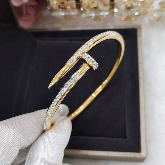 Golden Embrace: Nail Love Bracelet Adorned with Zircon Stone