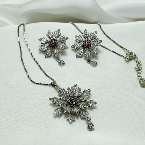 Silver Petal Bloom Necklace Set